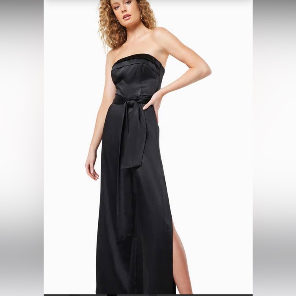 Elliatt Black Strapless jumpsuit